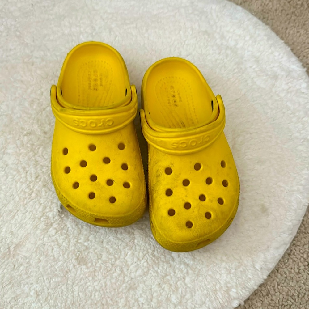 Mello Yellow CROCS 🐊